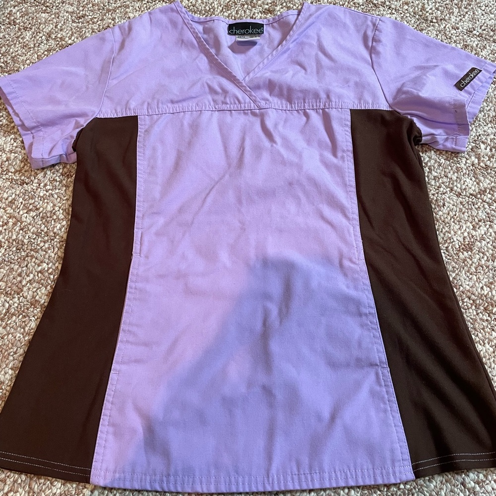 Cherokee women’s small scrub top